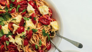 Tomato pasta with torn mozzarella