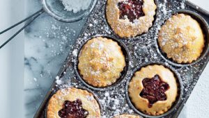 Mince pies with clementine curd