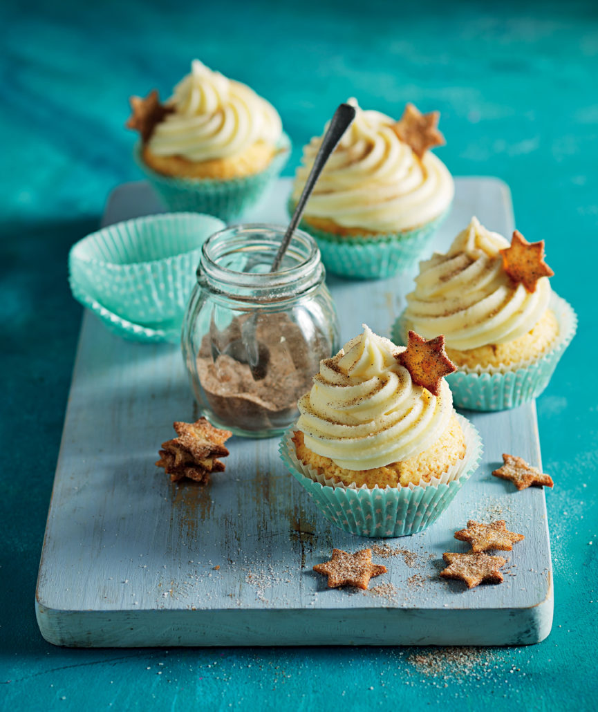 Caramel-filled churro cupcakes with star toppings