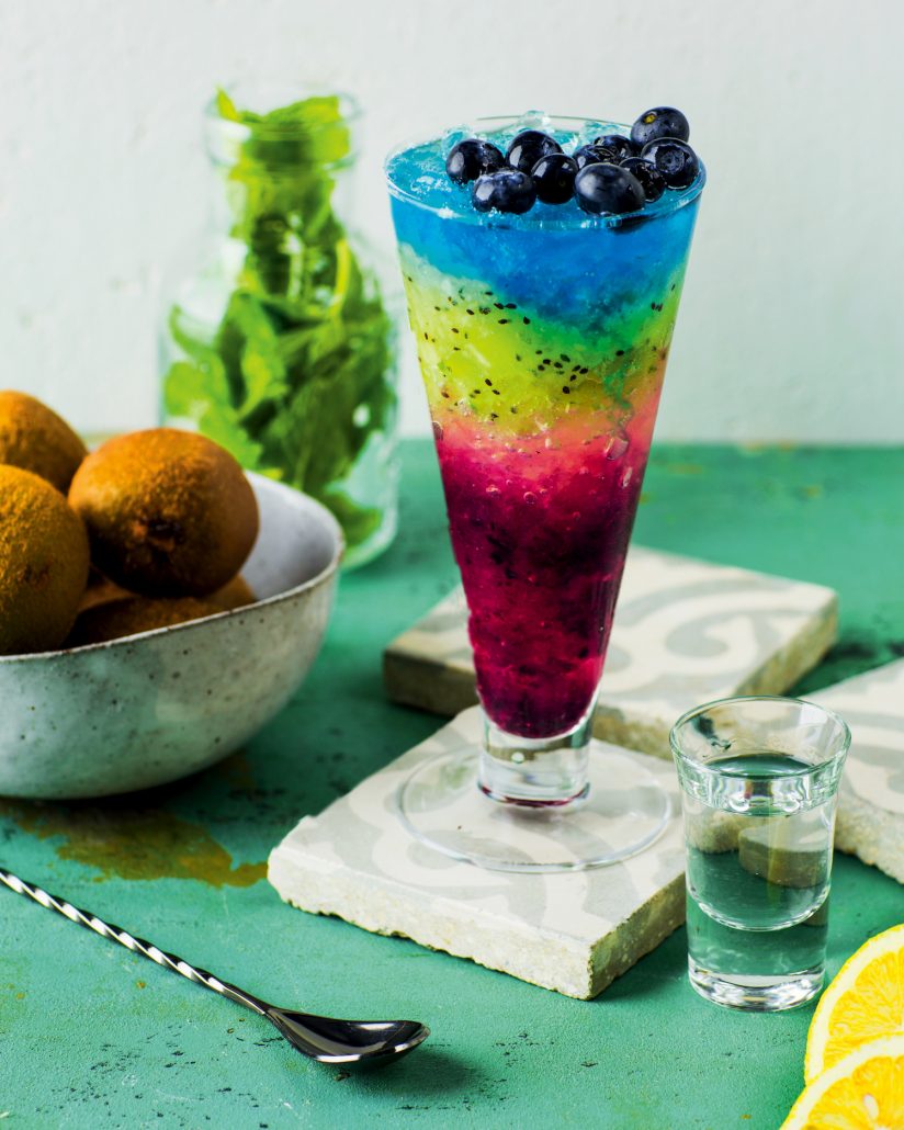 Kiwi and blueberry cocktails