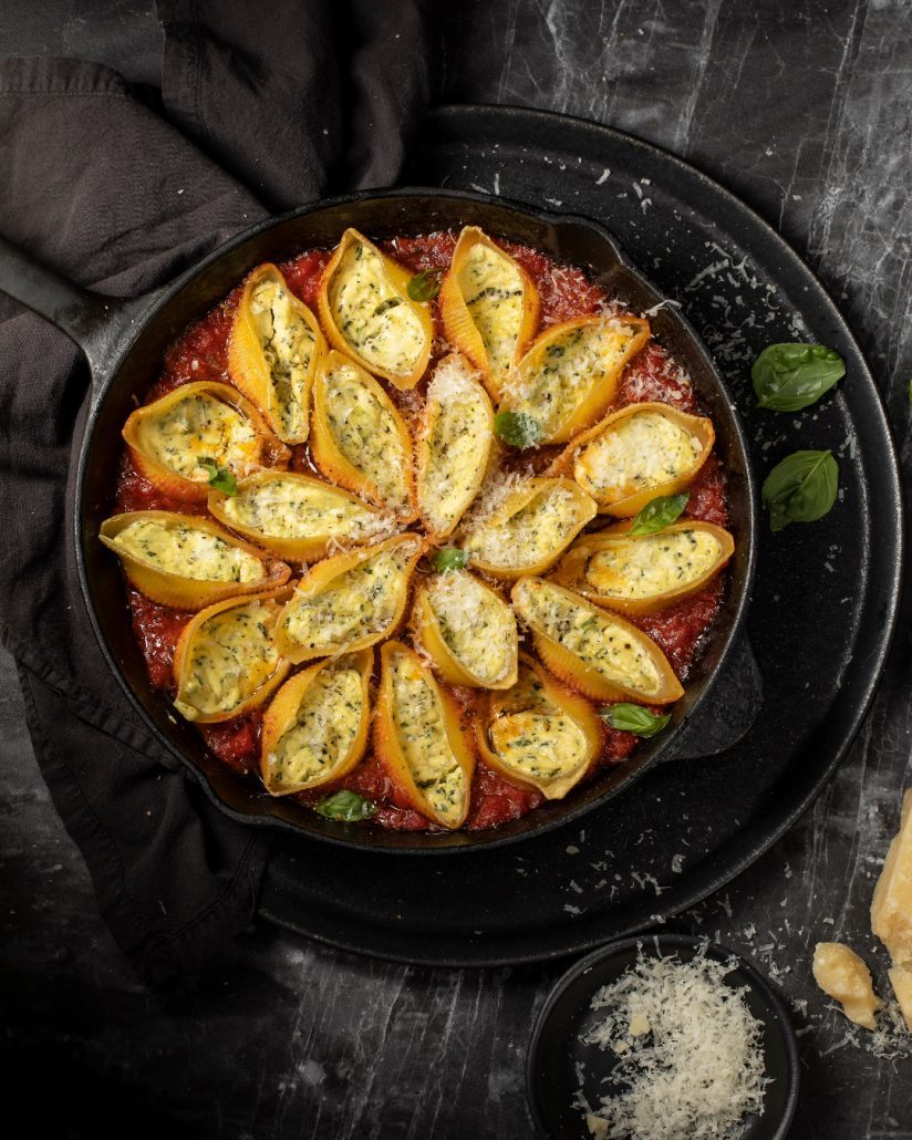 spinach and cheese-stuffed pasta shells