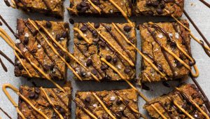 choc-chip chickpea brownies