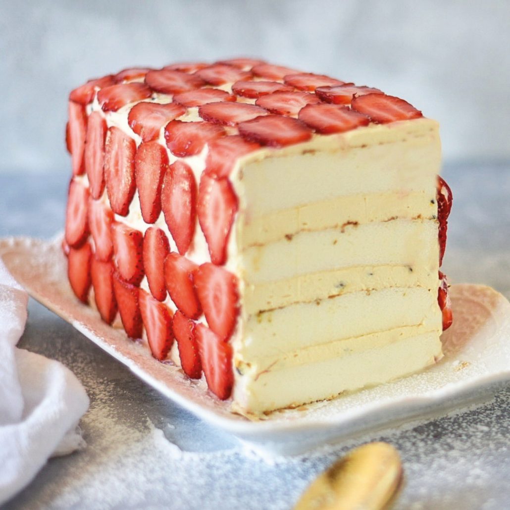 passionfruit pavlova layer cake